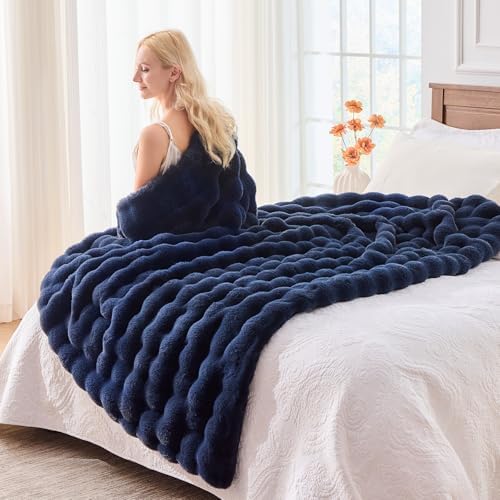 BENVWE Fluffy Faux Fur Throw Blanket for Couch, Soft Plush Thick Cozy Fuzzy Luxury Minky Bubble Blanket for Home Living