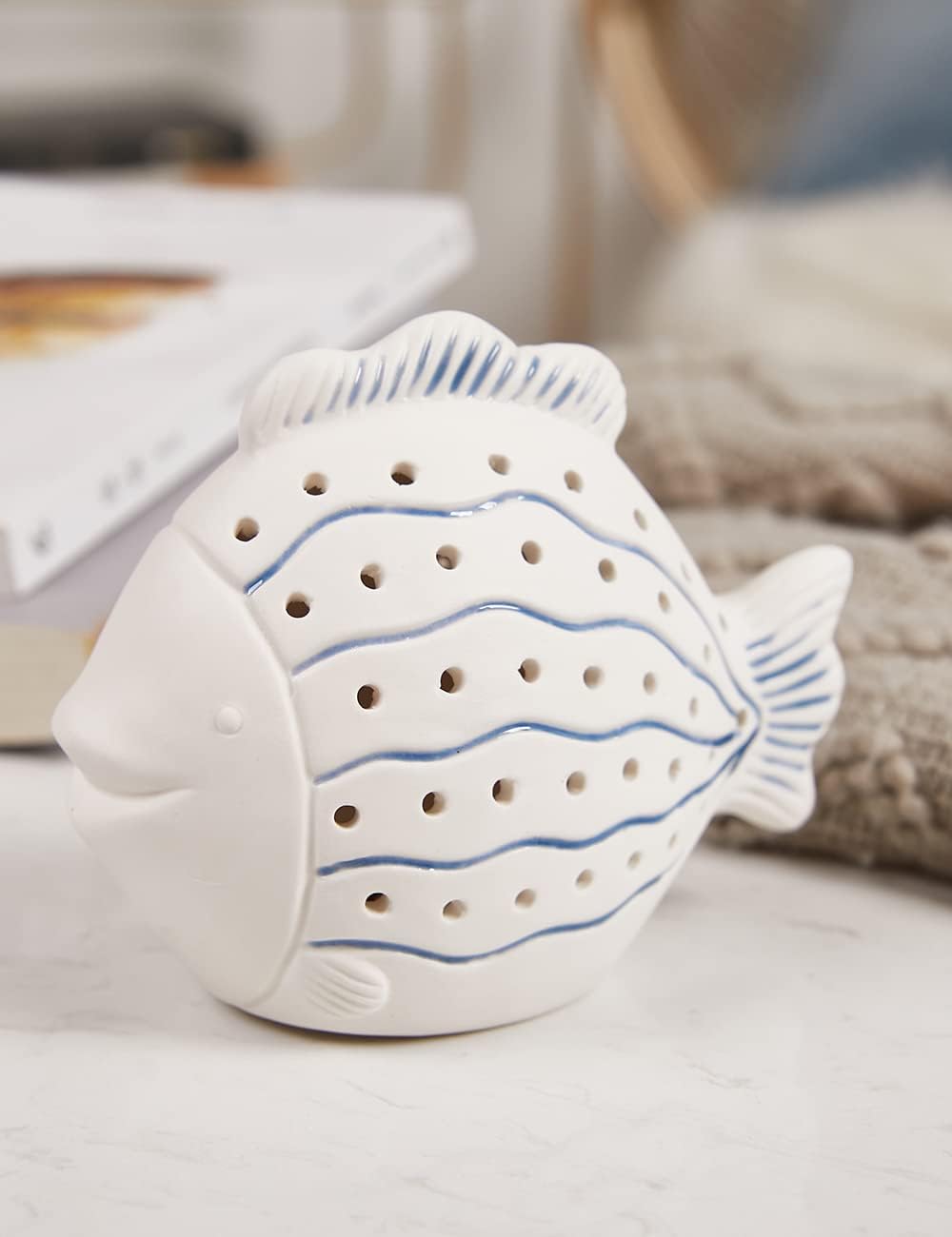 Fish Statue Figurine LED Ocean Decor Modern Sculpture Home Gift / Stripe / 5.5 Inch