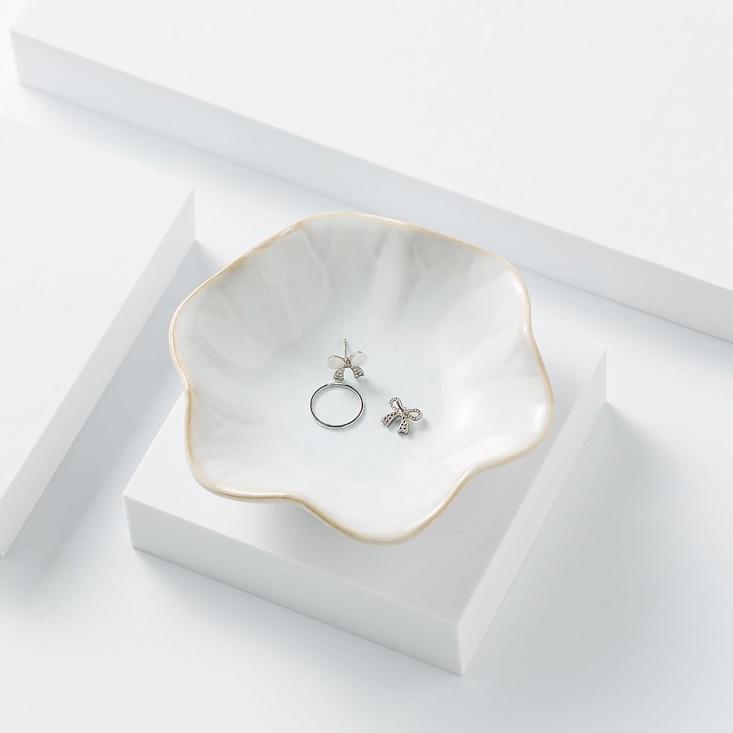 Lotus Leaf Shape Ring Holder Necklace Dish / White & White / Set of 2