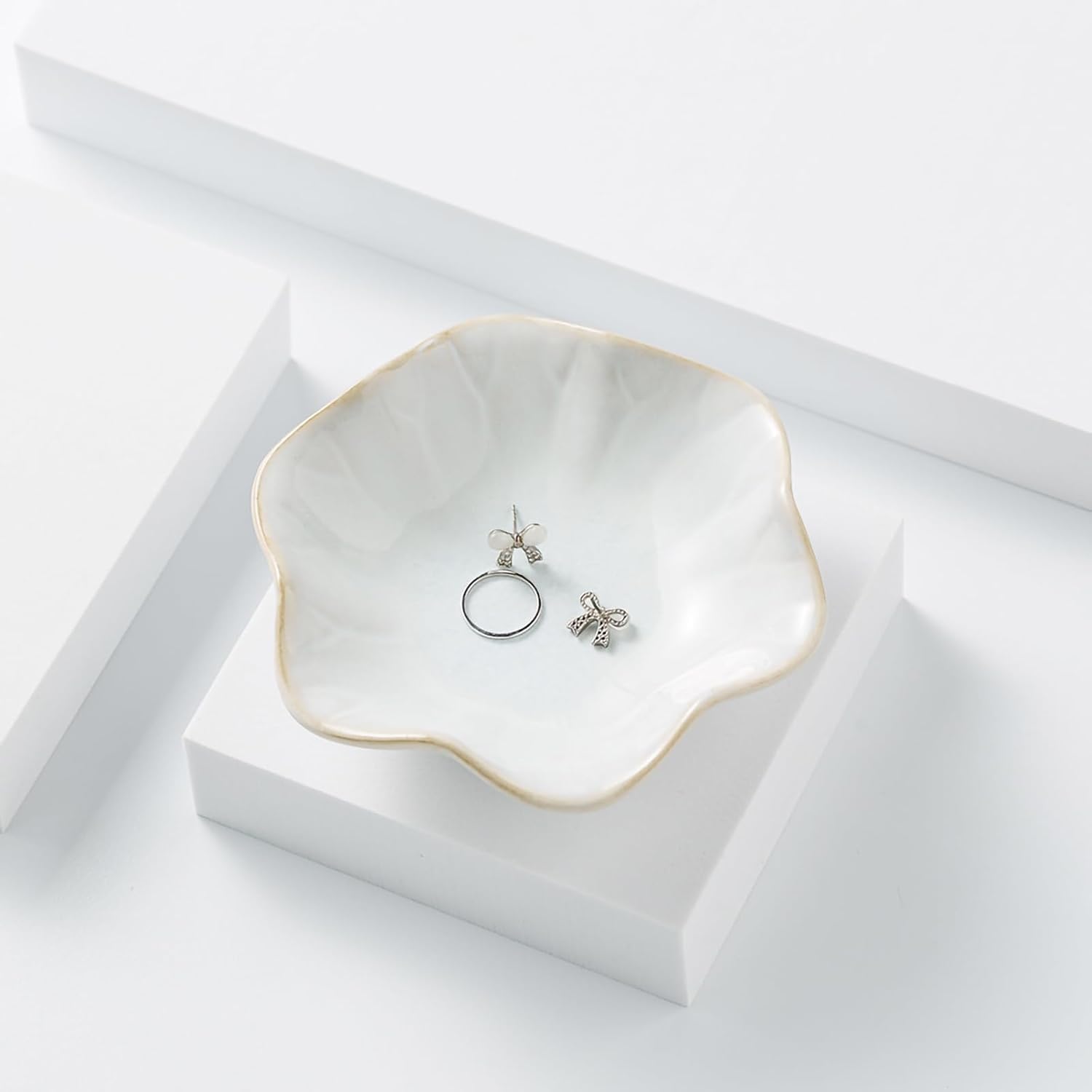 Lotus Leaf Shape Ring Holder Necklace Dish / White & White / Set of 2