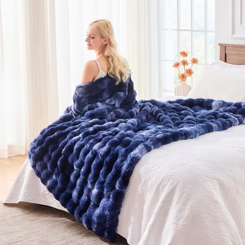 BENVWE Fluffy Faux Fur Throw Blanket for Couch, Soft Plush Thick Cozy Fuzzy Luxury Minky Bubble Blanket for Home Living