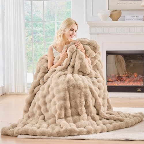 BENVWE Faux Fur Throw Blanket for Couch - Cozy Fuzzy Soft Plush Fluffy Thick Luxury Minky Bubble Blanket for Living