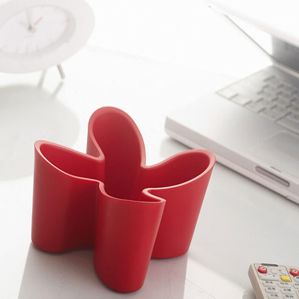 Flower Shape Remote Control Holder / Red