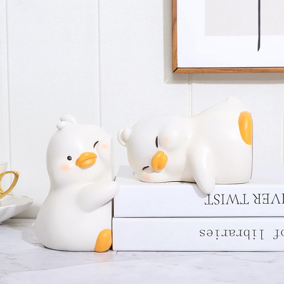 Hug Ducks Decorative Bookends / White