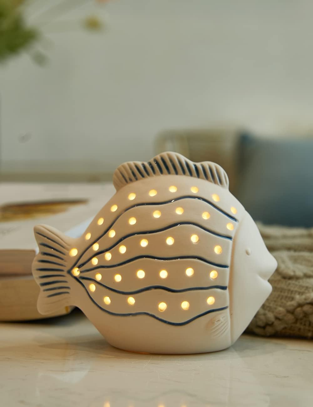Fish Statue Figurine LED Ocean Decor Modern Sculpture Home Gift / Stripe / 5.5 Inch
