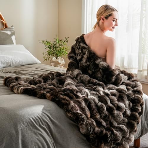 BENVWE Fluffy Faux Fur Throw Blanket for Couch, Soft Plush Thick Cozy Fuzzy Luxury Minky Bubble Blanket for Home Living
