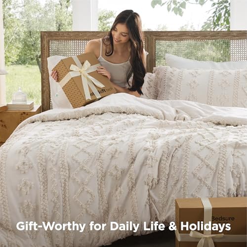 Bedsure Tufted Boho Comforter Set King Size - Ivory Boho Bed Set, GentleSoft™ 3 Pieces Farmhouse-Style Embroidery