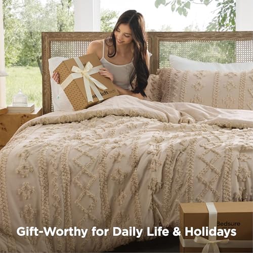 Bedsure Tufted Boho Comforter Set Queen Size - Light Brown Boho Bed Set, GentleSoft™ 3 Pieces Farmhouse-Style