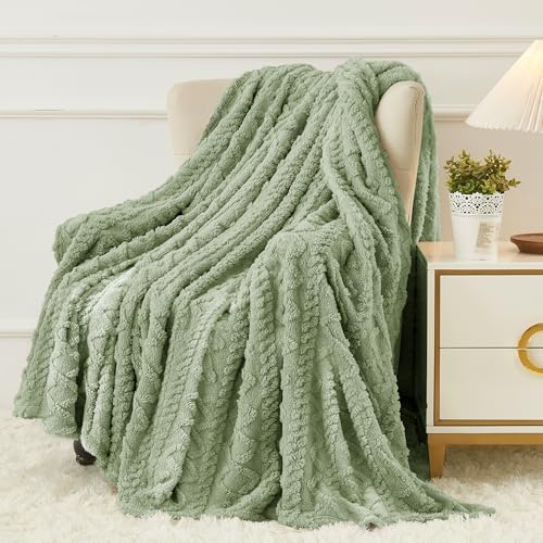 Aganear Fleece Throw Blanket for Bed Couch 90"x108" Sage Green