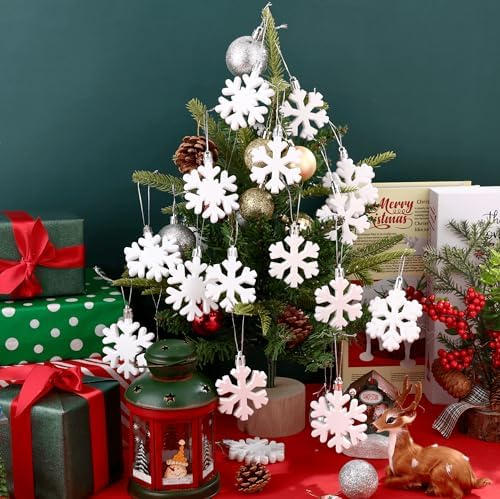 24 Pcs Snowflake Hanging Ornaments for Christmas Tree Xmas Winter Snowflake Tree Ornaments Plastic White Snowflakes Hanging Decorations for Xmas Trees Winter Wonderland Holiday Party Home Decoration