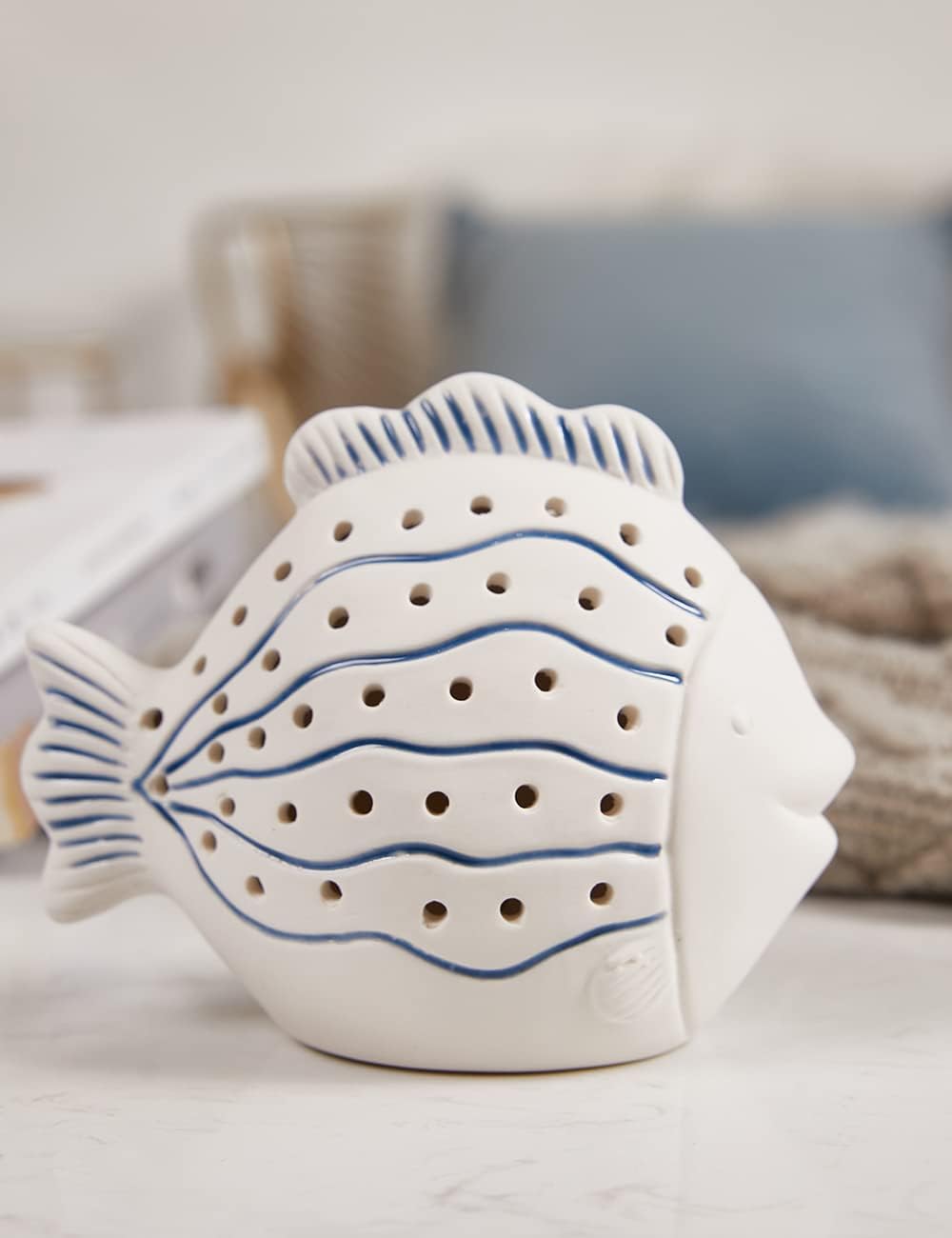 Fish Statue Figurine LED Ocean Decor Modern Sculpture Home Gift / Stripe / 5.5 Inch