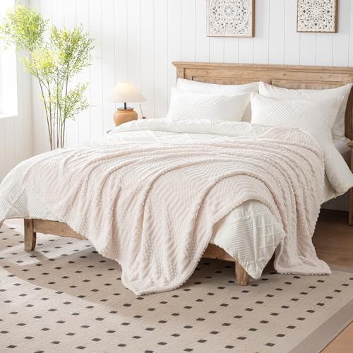 Beige Throw Blanket - Soft & Fluffy Fleece, Cute & Aesthetic, Perfect for Sofa, Couch, Chair, Bed, Living Room &