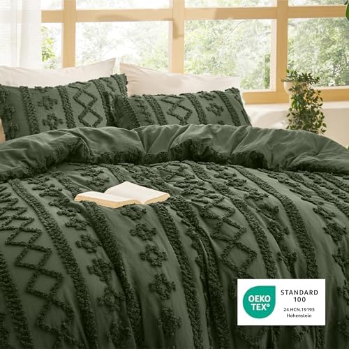 Bedsure Tufted Boho Comforter Set Queen Size - Olive Green Boho Bed Set, GentleSoft™ 3 Pieces Farmhouse-Style