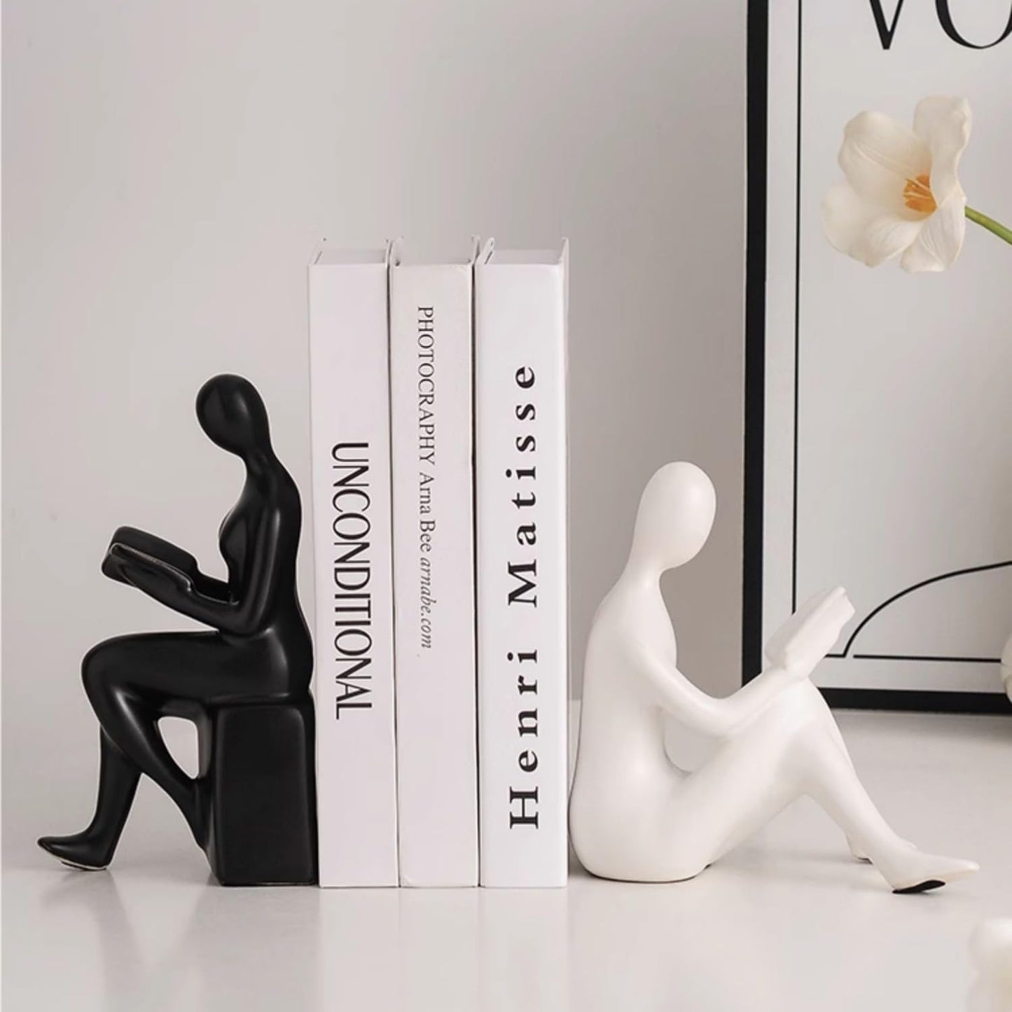Modern Decorative Ceramic Reading Figure Bookends / Black+ White