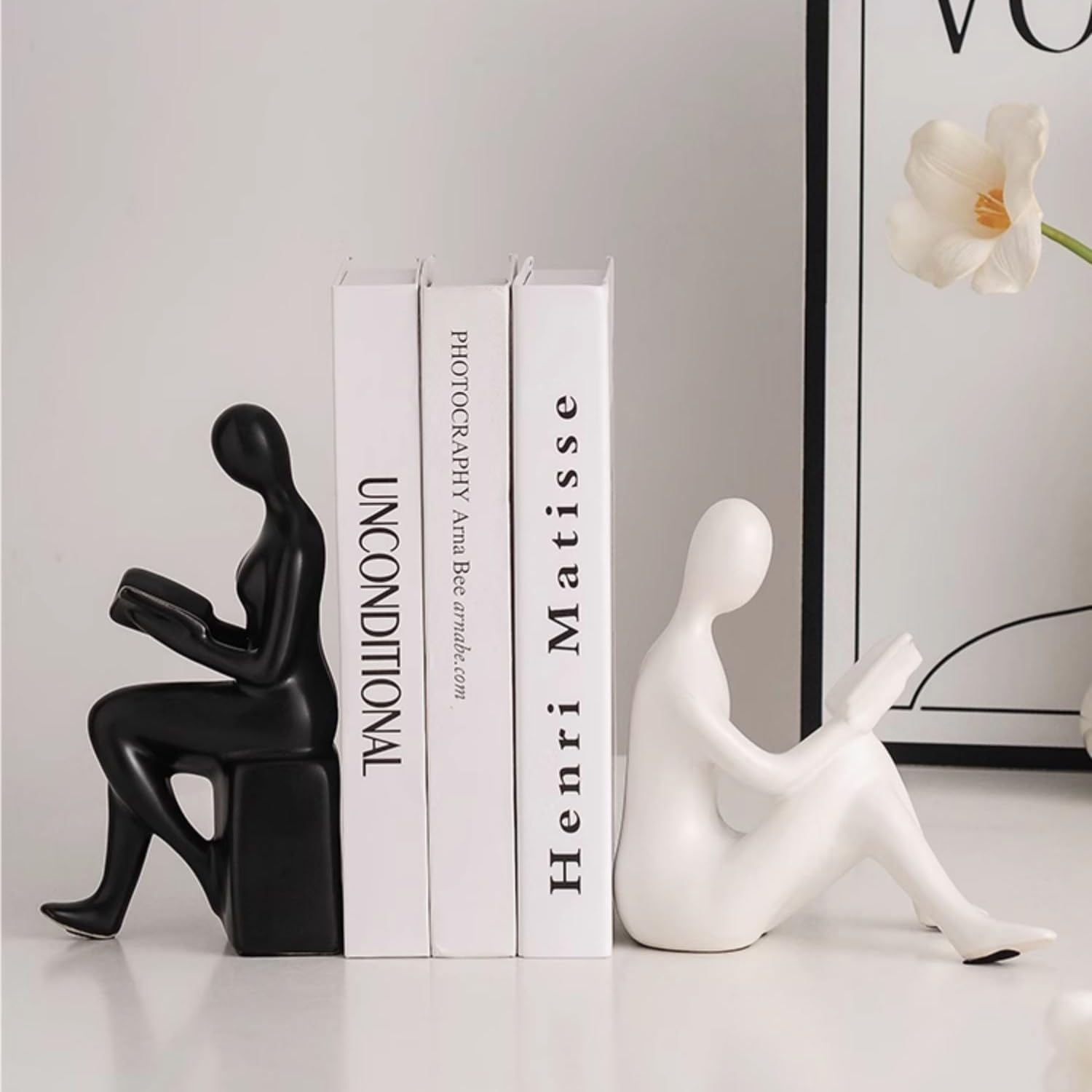 Modern Decorative Ceramic Reading Figure Bookends / Black+ White