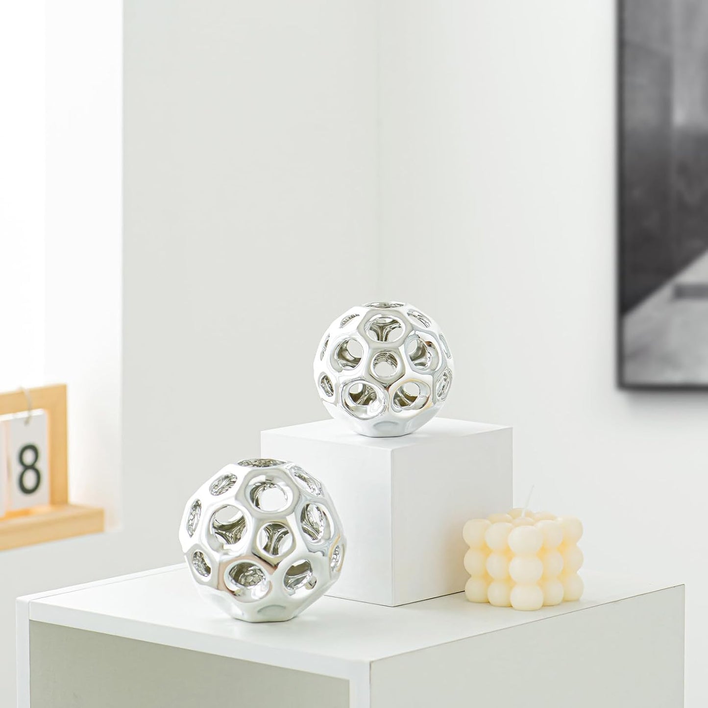 Modern Geometric Balls Centerpieces / Silver
