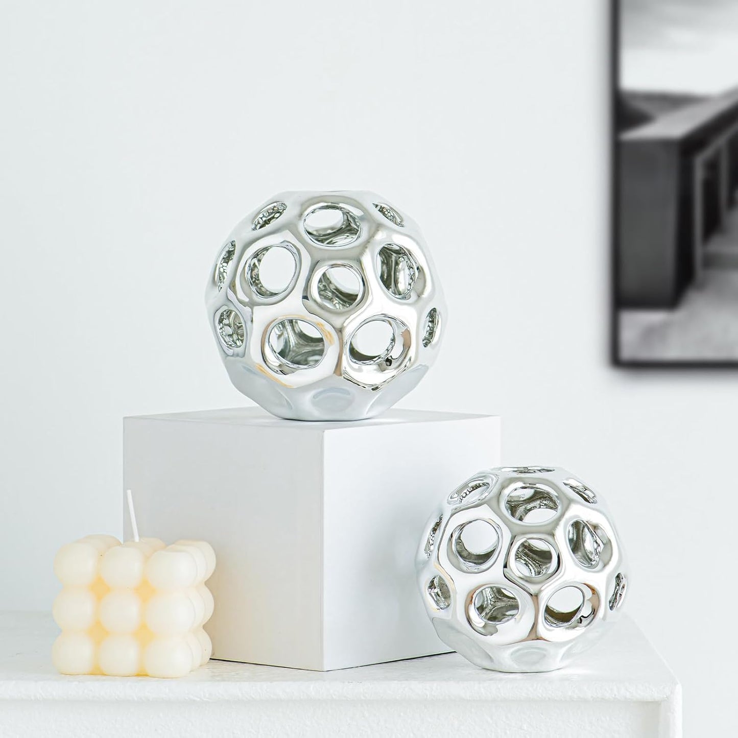 Modern Geometric Balls Centerpieces / Silver
