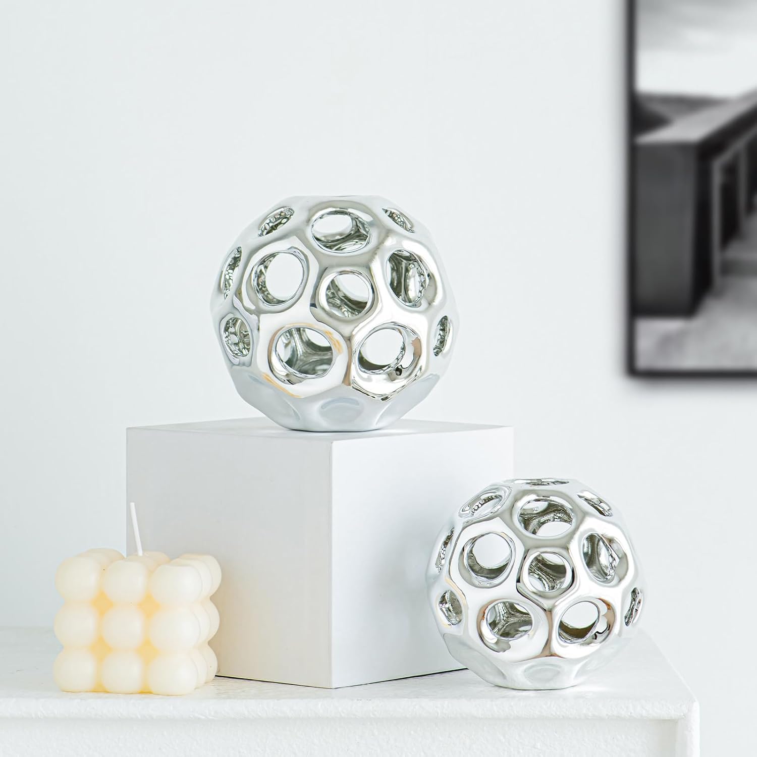 Modern Geometric Balls Centerpieces / Silver