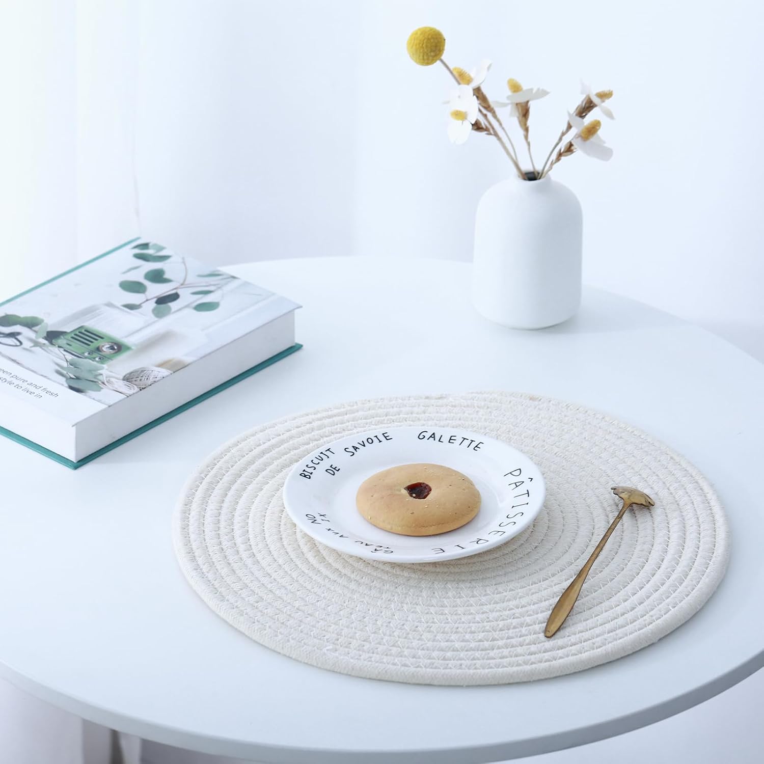 Round Woven Placemats Set of 8 Heat Resistant Placemats 13.5 Inches Farmhouse Cotton Rope Place Mats for Dining Tables