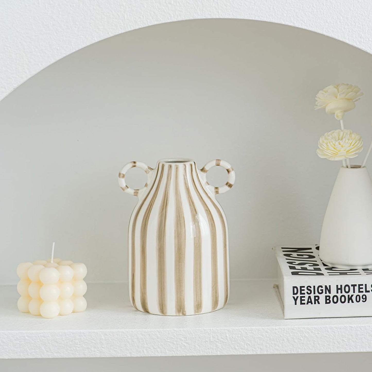 Ceramic Vase / White and Brown