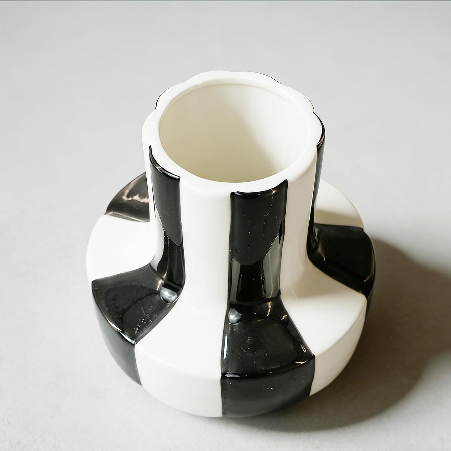 Striped Ceramic Vases / Black / 5.5 Inch