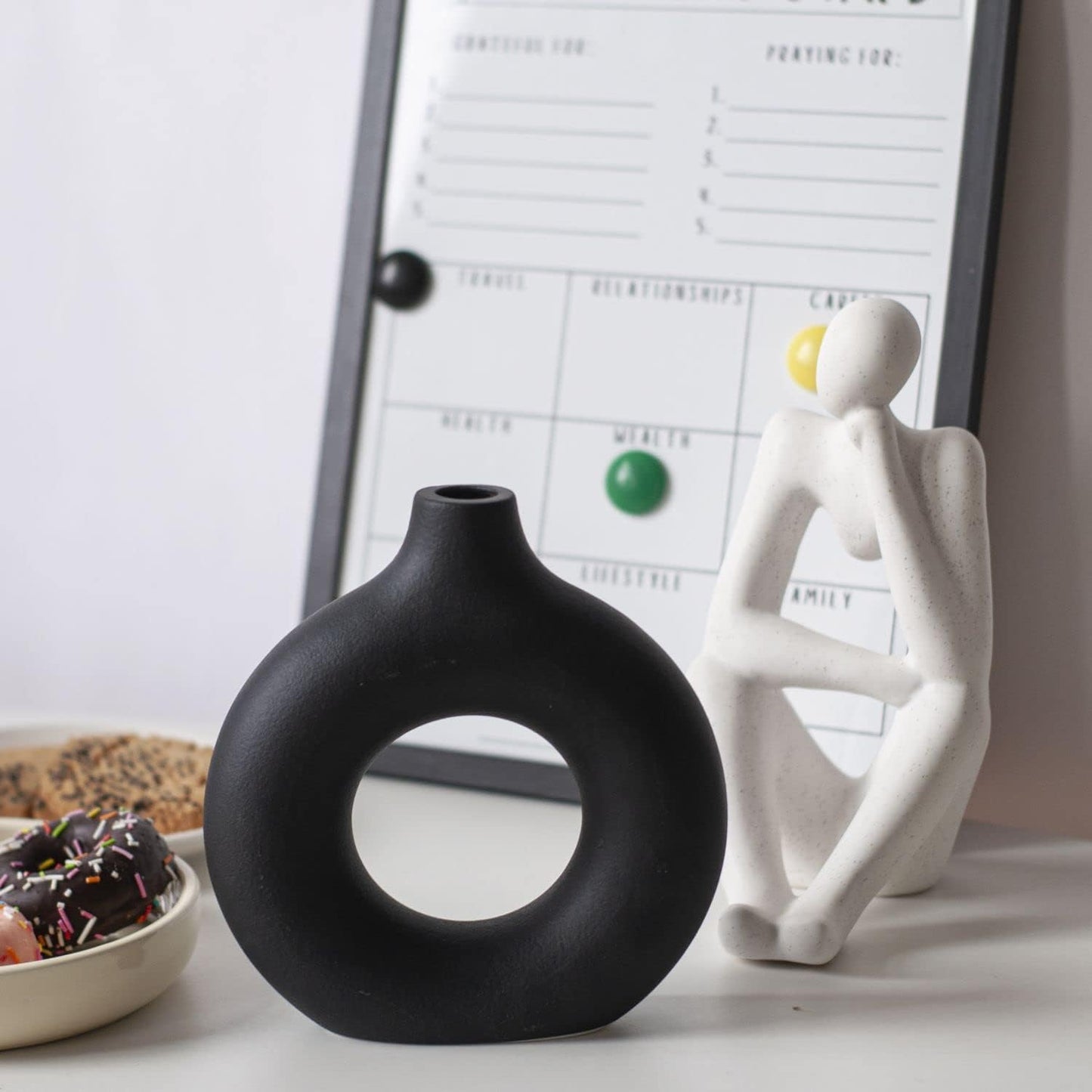 Donut Vase Hollow Ceramic Vase for Flowers Handmade Minimalist Boho ins Style / Medium / Black
