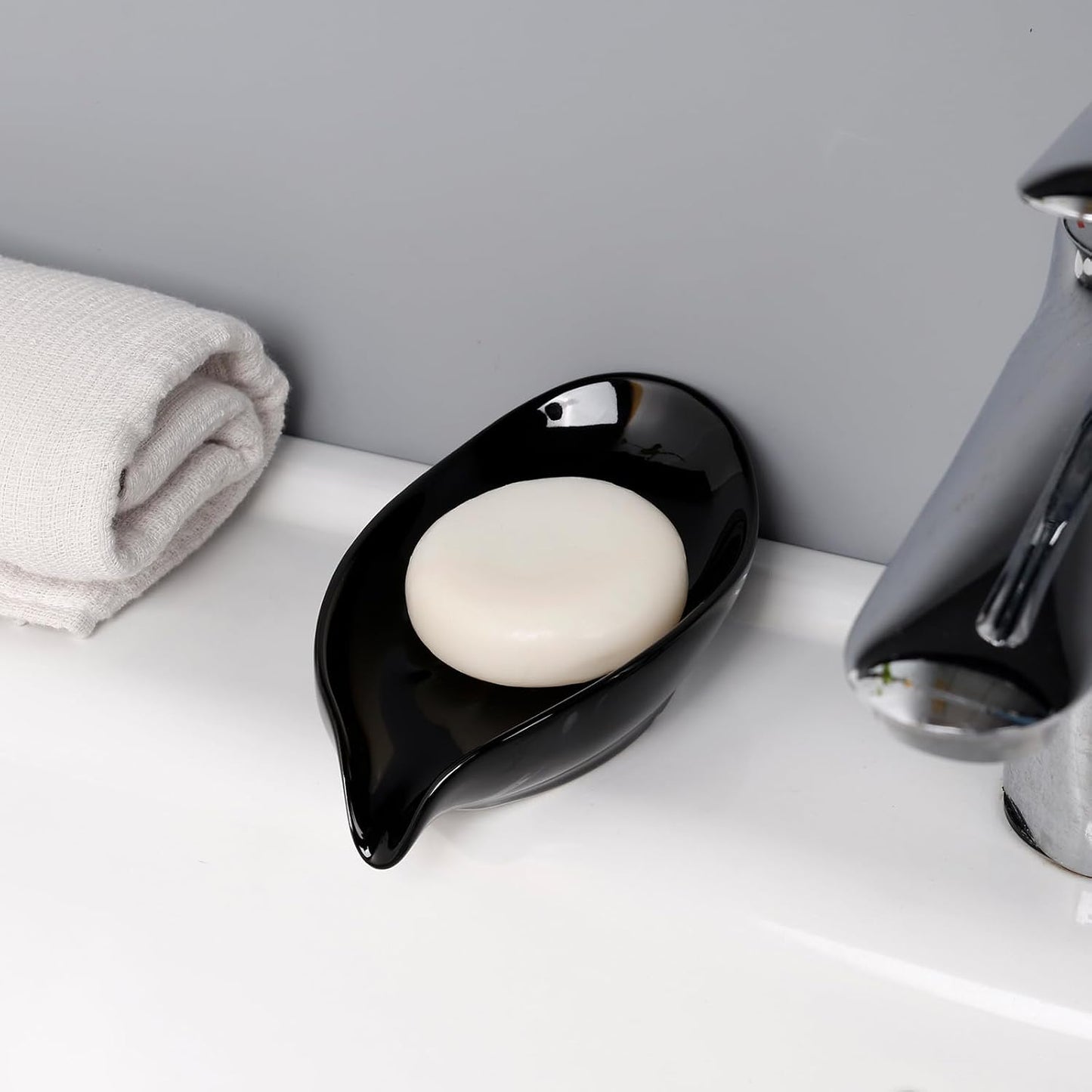 Leaf Shape Ceramic Bar Soap Holder Drain Soap Dishes / Black- -enhanced Draining / Set of 2