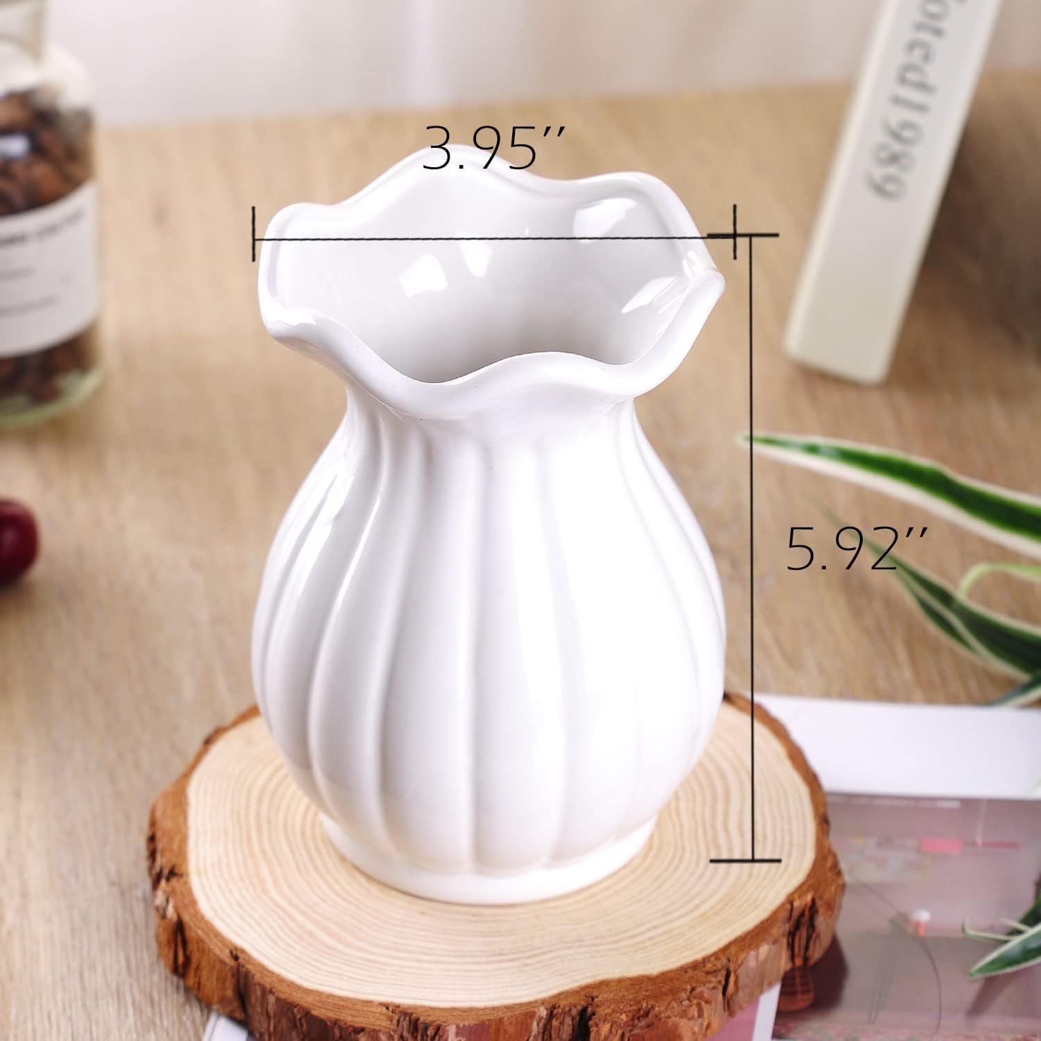 Modern Ribbed Design Small Ceramic Decorative Tabletop Centerpiece Vase / Asian / White / 6 Inch