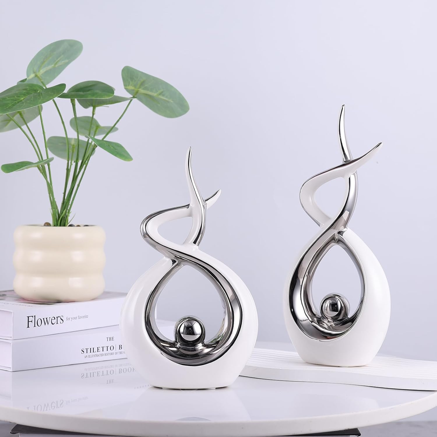 Ceramic Knick Knacks Statues / White Silver / Small