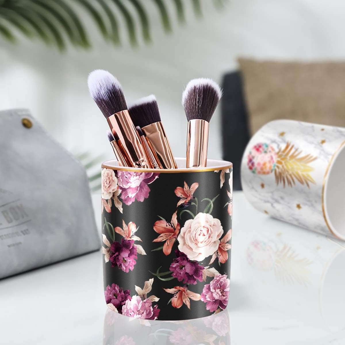 Floral Makeup Brush Holder Durable Ceramic Flower Design Desk Pencil / Black Flower