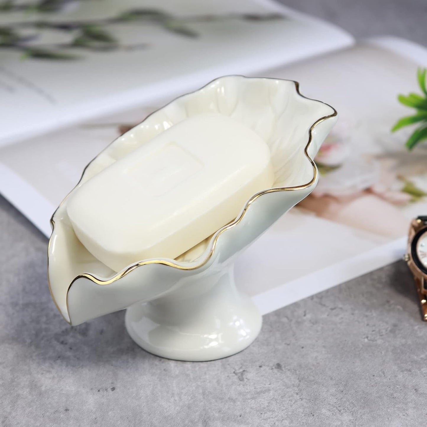 Soap Dish Ceramic Lotus Leaf Shape Soap Holder Self Draining Soap Dish Waterfall Slot Sponge / White