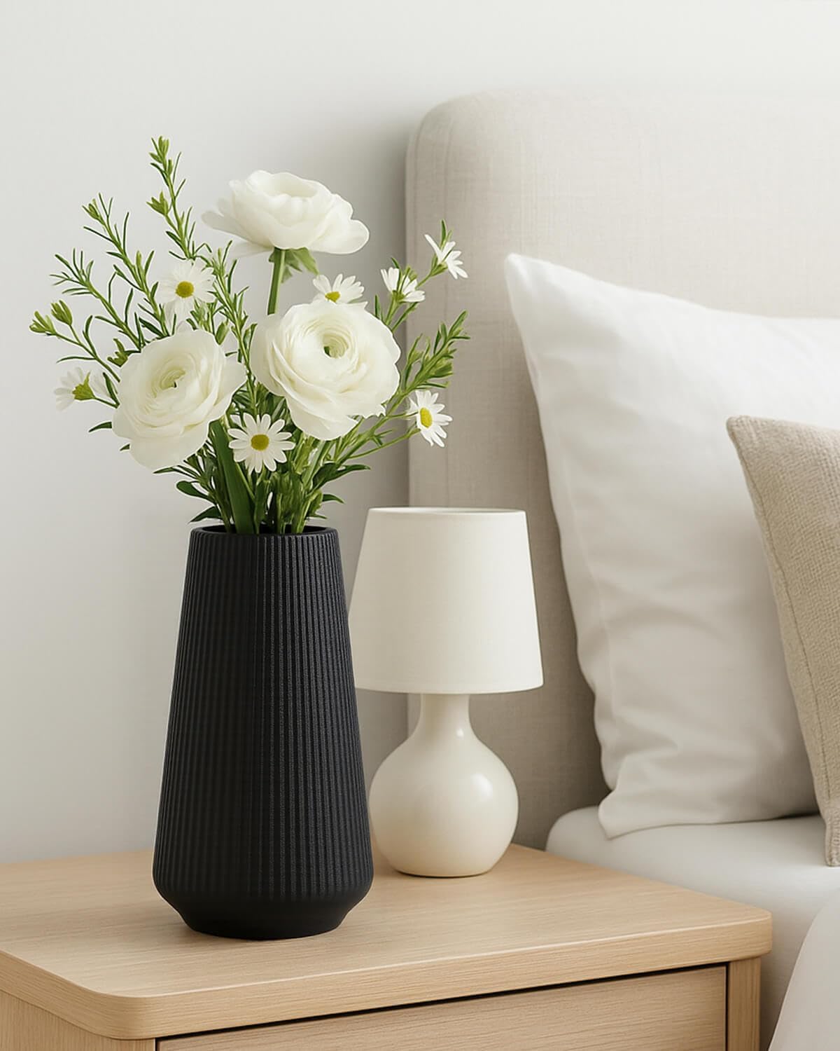 Ceramic Vase / Modern Minimalist Ribbed Decorative Vase / Matte Black01 / Black / 8 Inch