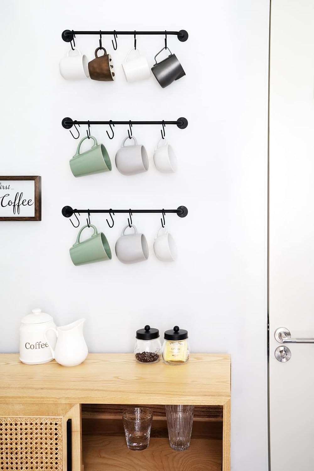 Mkono Mug Holder Wall Mounted Coffee Cup Rack Hanger Modern Metal Wall Rack with 15 Mug Hooks Rustic Utensil Tea Cups