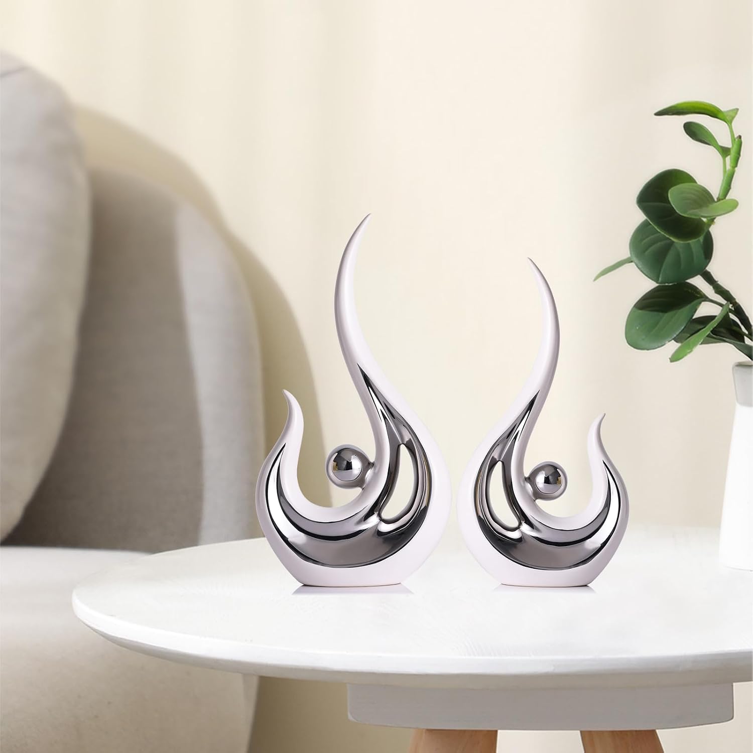 Contemporary Statues Coffee Table Decor / White and Silver / Set of 2
