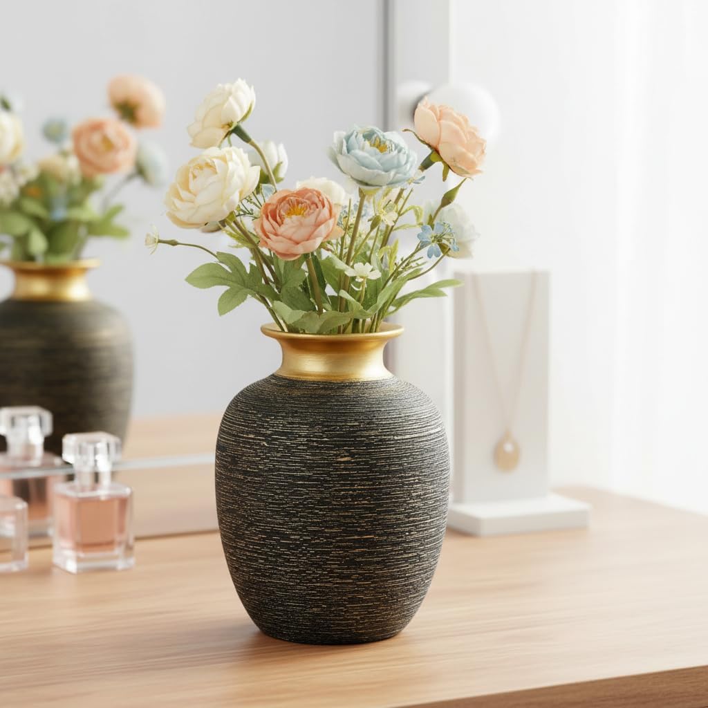 Modern Textured Decorative Vase / Black and Gold / 7 Inch
