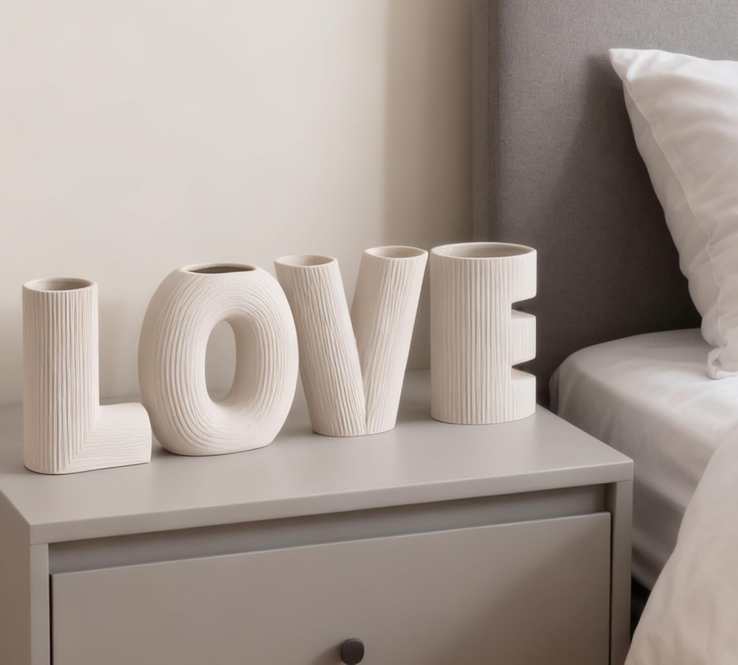 Love Sign Vases Ceramic Small Flower Vases Trendy Home Decor Entryway Decorative / White / Set of 4