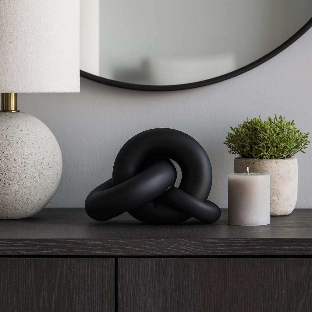 Resin Knot Sculpture / 7.0" H / Black