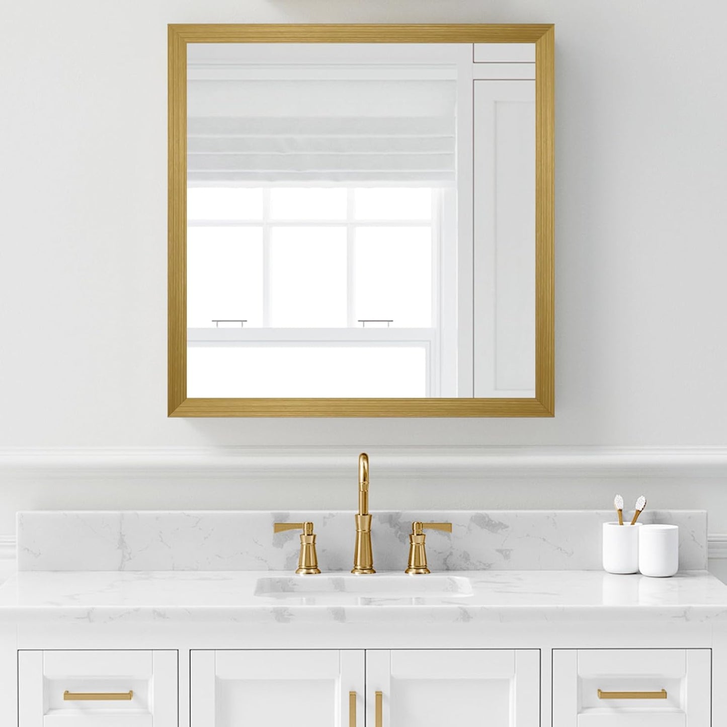Peel and Stick Wallpaper Border / 3.9 x 394 / Brushed Gold