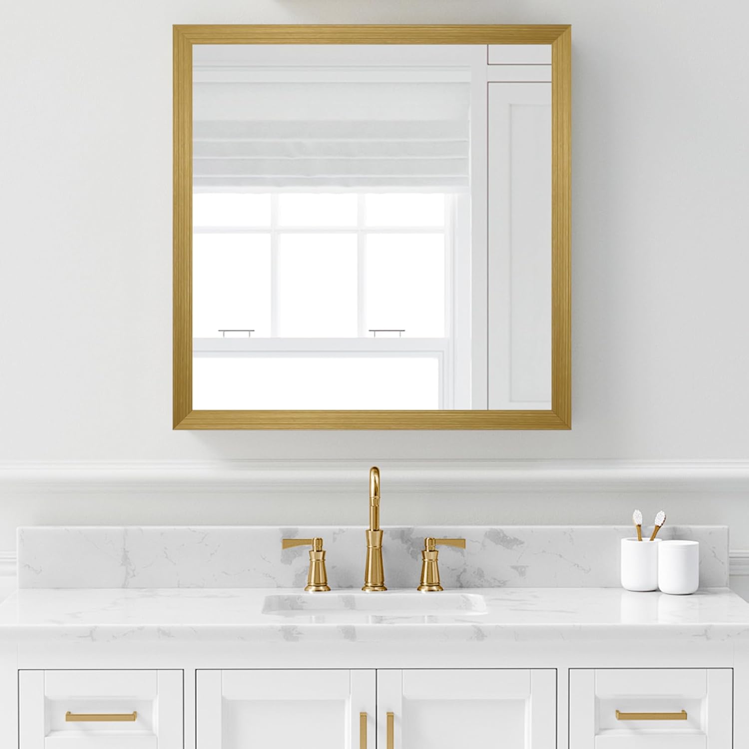 Peel and Stick Wallpaper Border / 3.9 x 394 / Brushed Gold