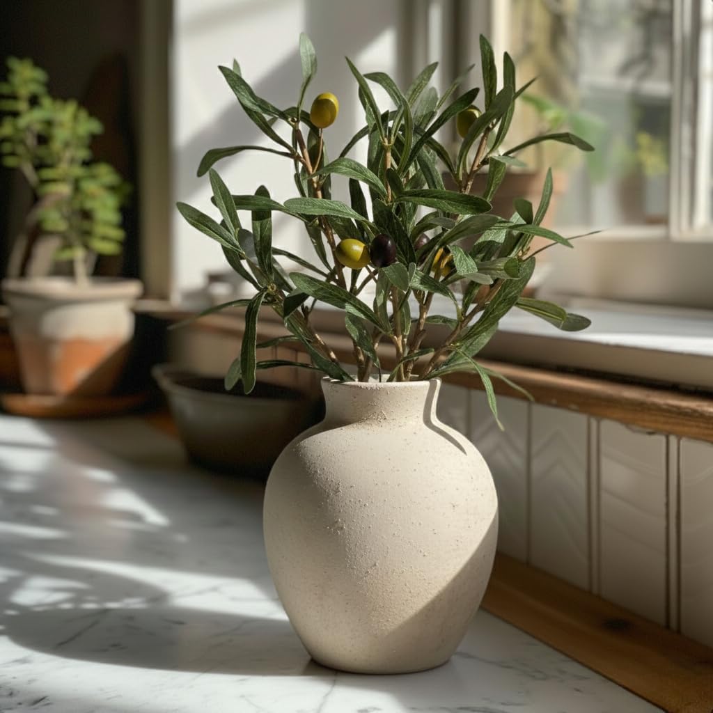 Ceramic Decorative Flower Vase / White / 6 Inch