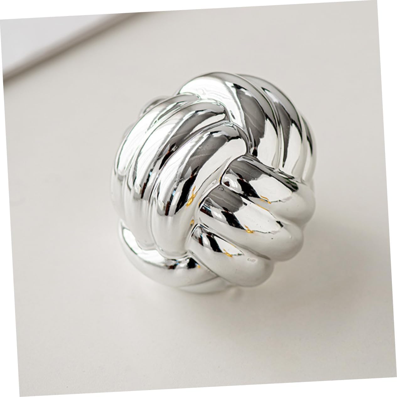 Nordic Style Ceramic Knot Statue Elegant Twisted Line Ornament / Silver / 8.50 x 8.00 x 8.00 / CM
