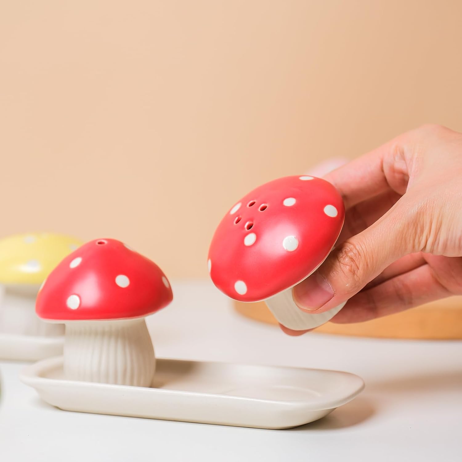 Tray / Mushroom Salt and Pepper Shakers Salt and Pepper Shakers / Mushroom 3 / Small