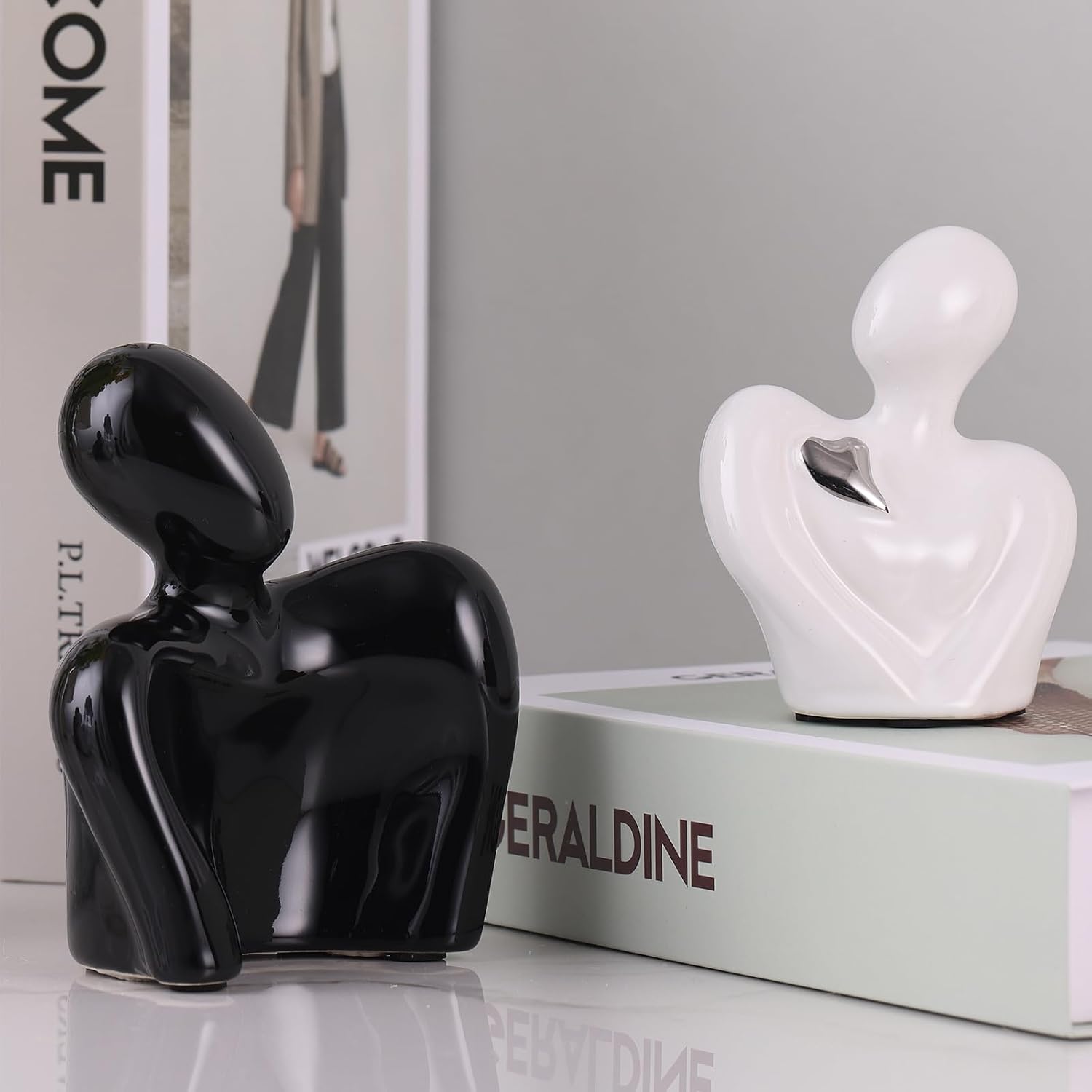 Mini Couple Statue Tv Stand Decor Items / Black and White Sliver Heart