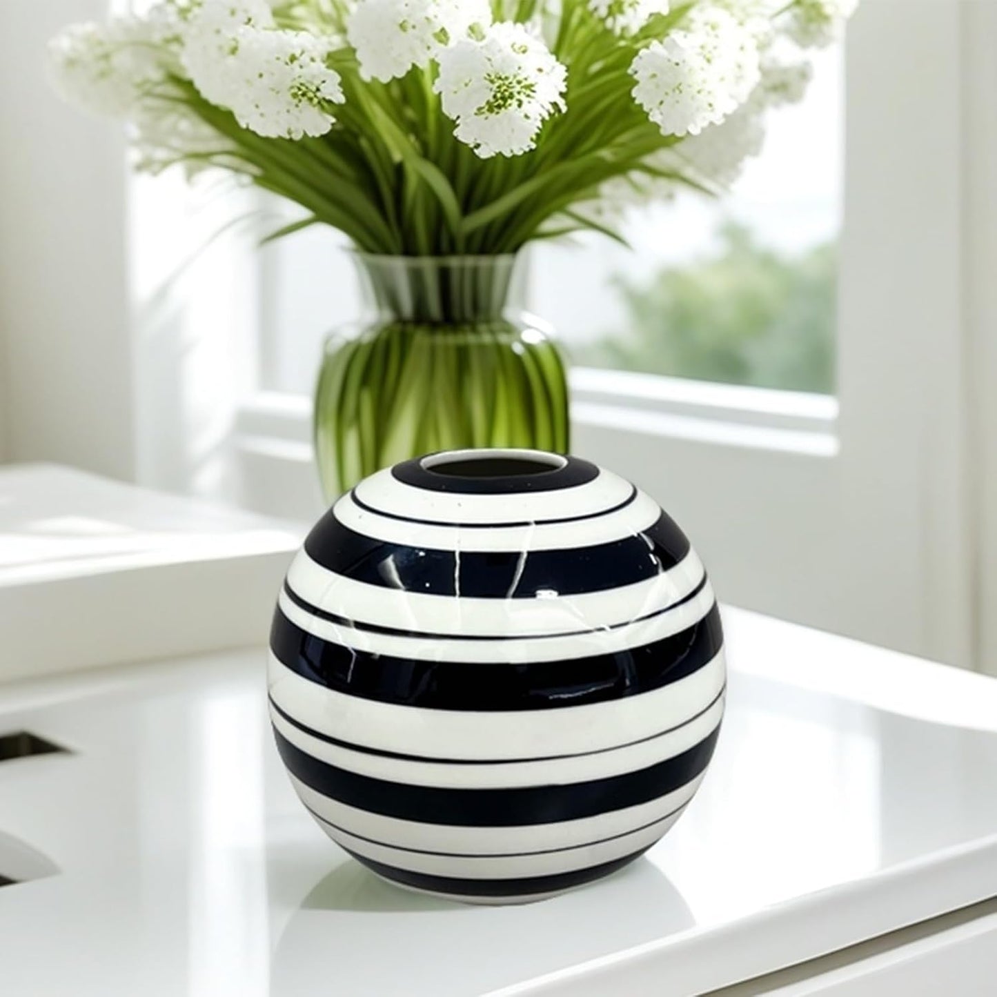 Spherical and White Striped Ceramic Vase / Black