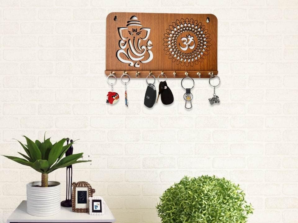 Handicraft Key Chain Stand / Ganesha Om Chakra-brown / 24 x 14 x 2.5 / CM