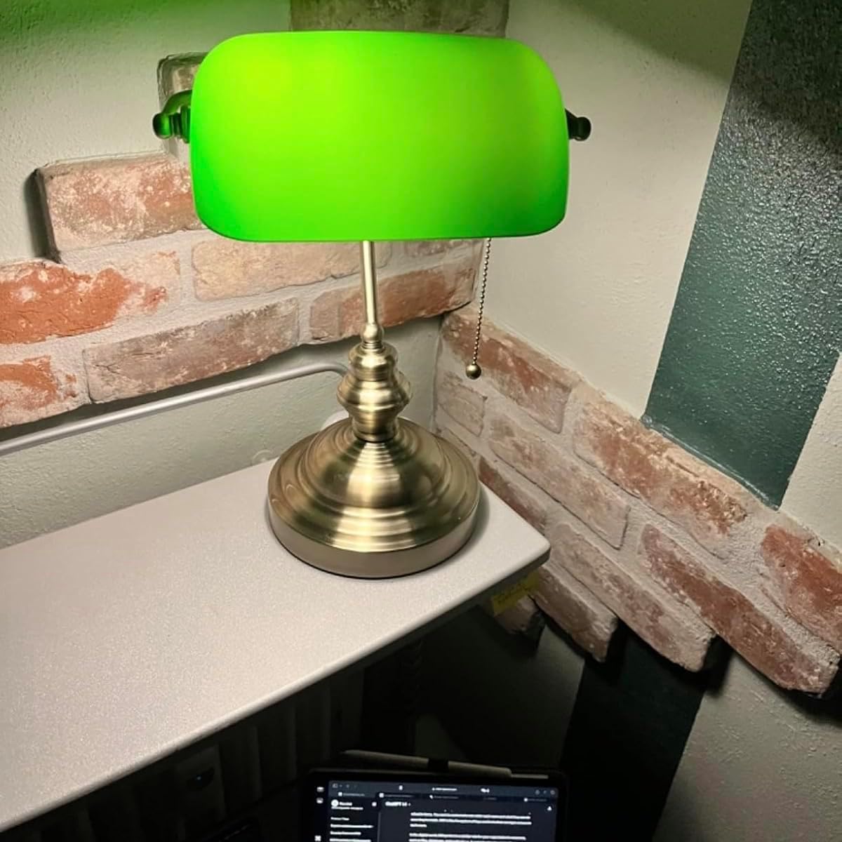 Green Glass Bankers Desk Lamp,Green Bankers Lamp with Brass Finish Base, Traditional Library Lamp with Pull Chain, E26
