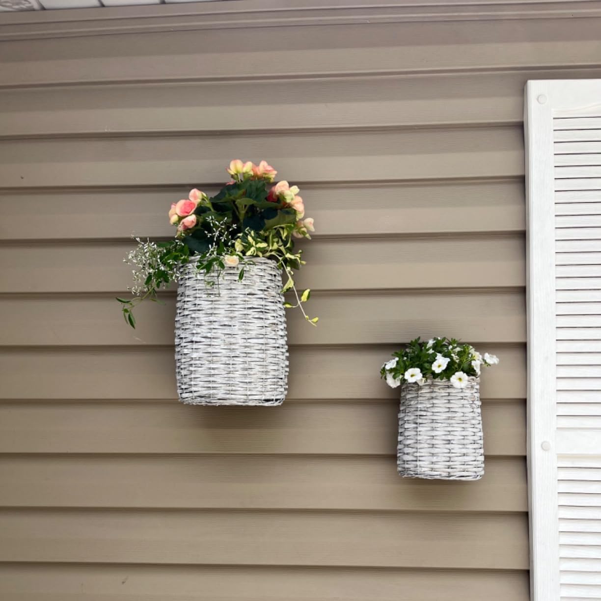 Wall Hanging Wicker Basket / Set of 2