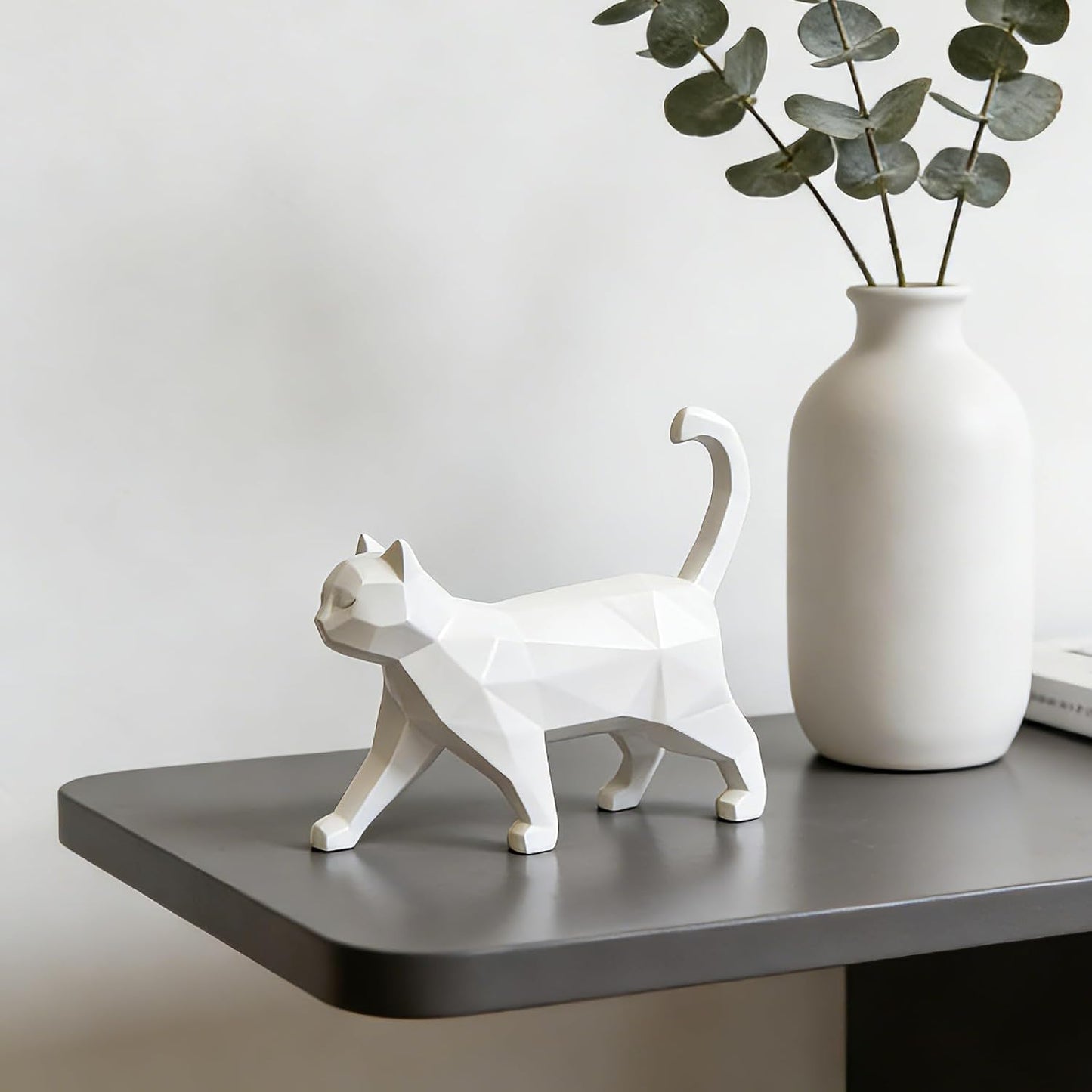 Geometric Knick Knacks Statue / Cat