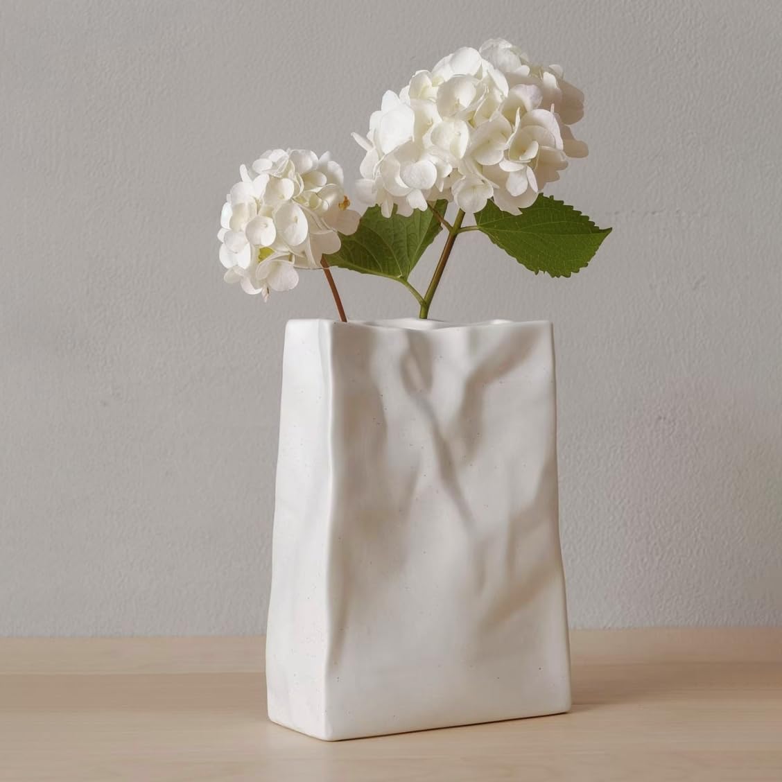 Modern Aesthetic Flower Vase / Nacre White