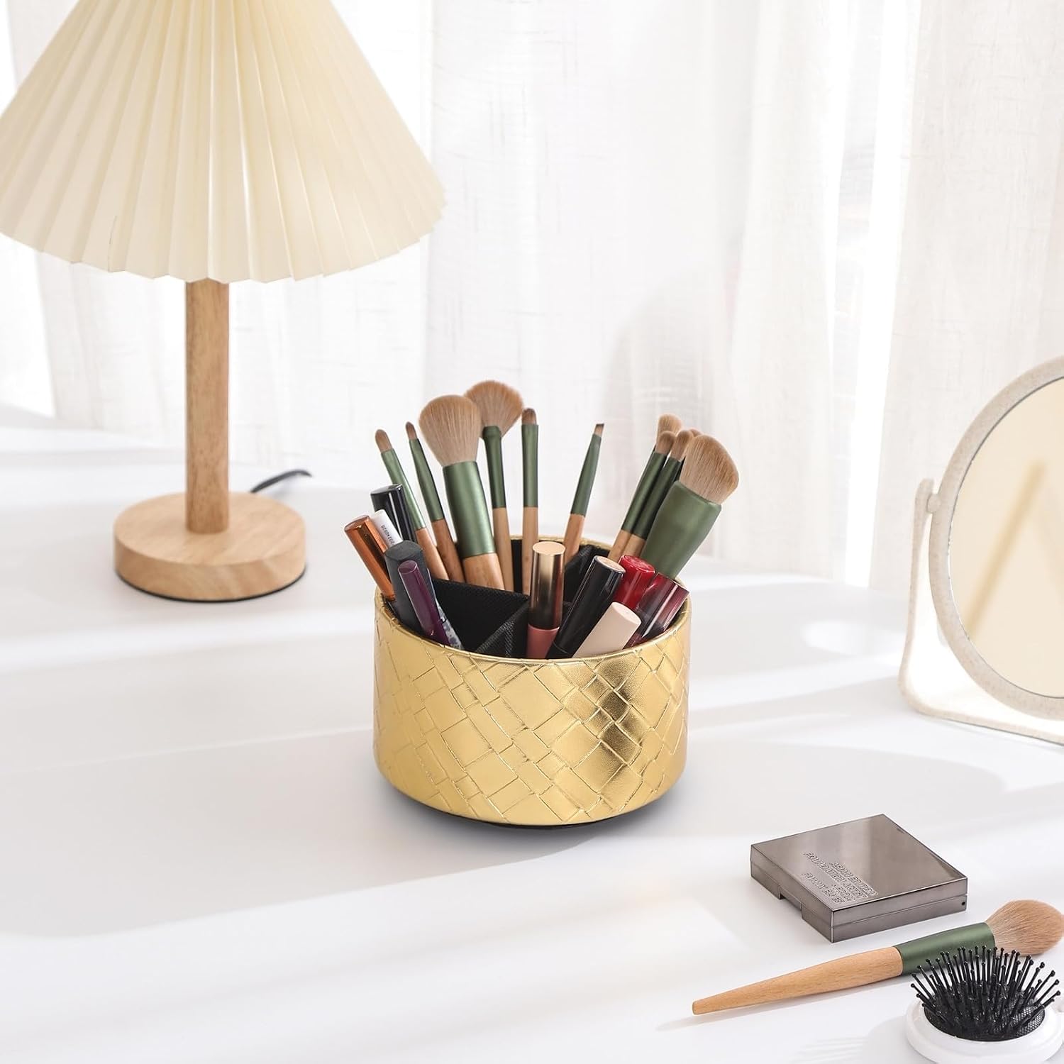 TV Remote Holder / Gold Grid